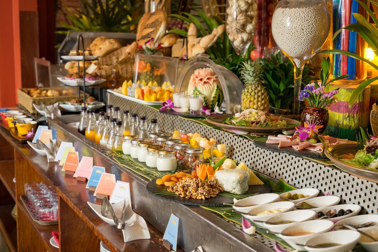 Golden Temple Residence Siem Reap Exterior foto A buffet at a hotel