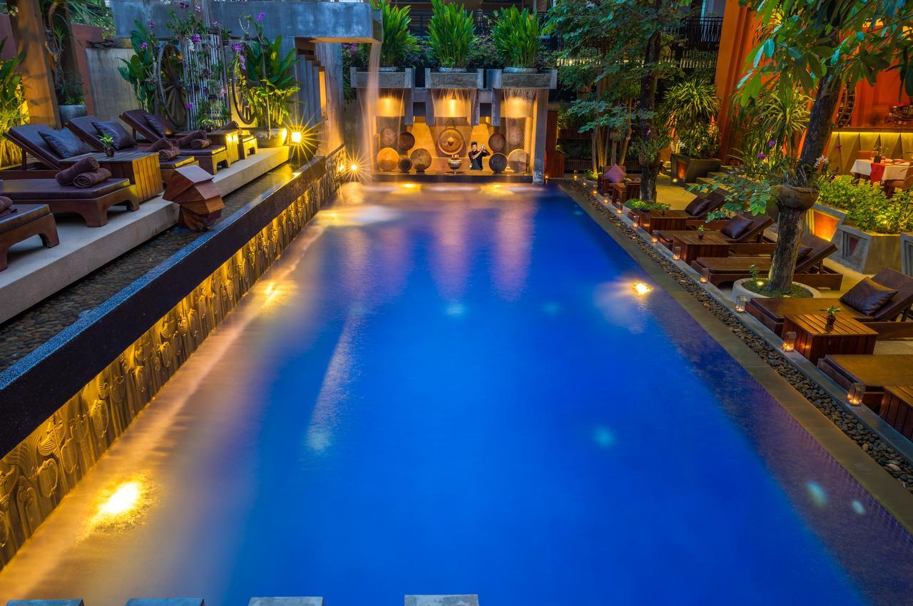 Golden Temple Residence Siem Reap Exterior foto The pool at the hotel