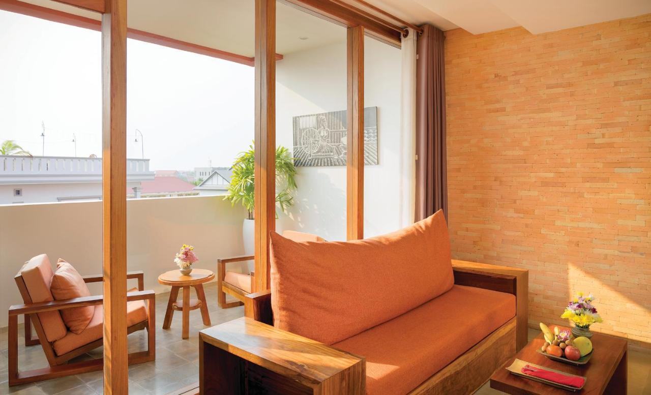 Golden Temple Residence Siem Reap Exterior foto A room at the hotel